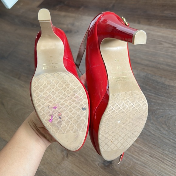 Poolside red high heel. - Picture 4 of 6